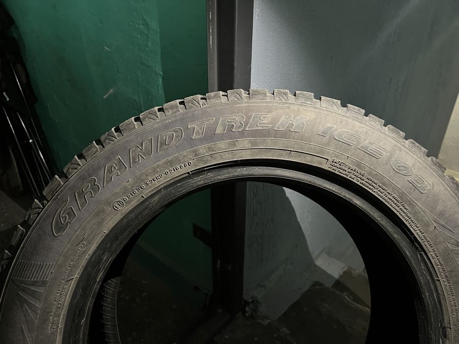 Зимние шины 215/60/17  комплект