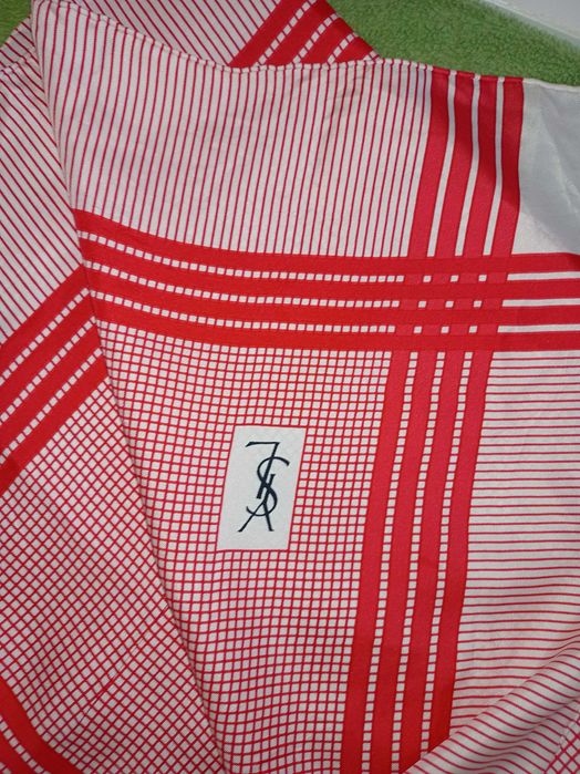 Yves Saint Laurent  шал от коприна