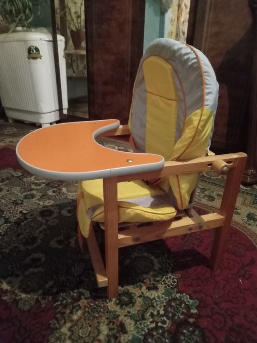 Продам детский столик для кормления 5000