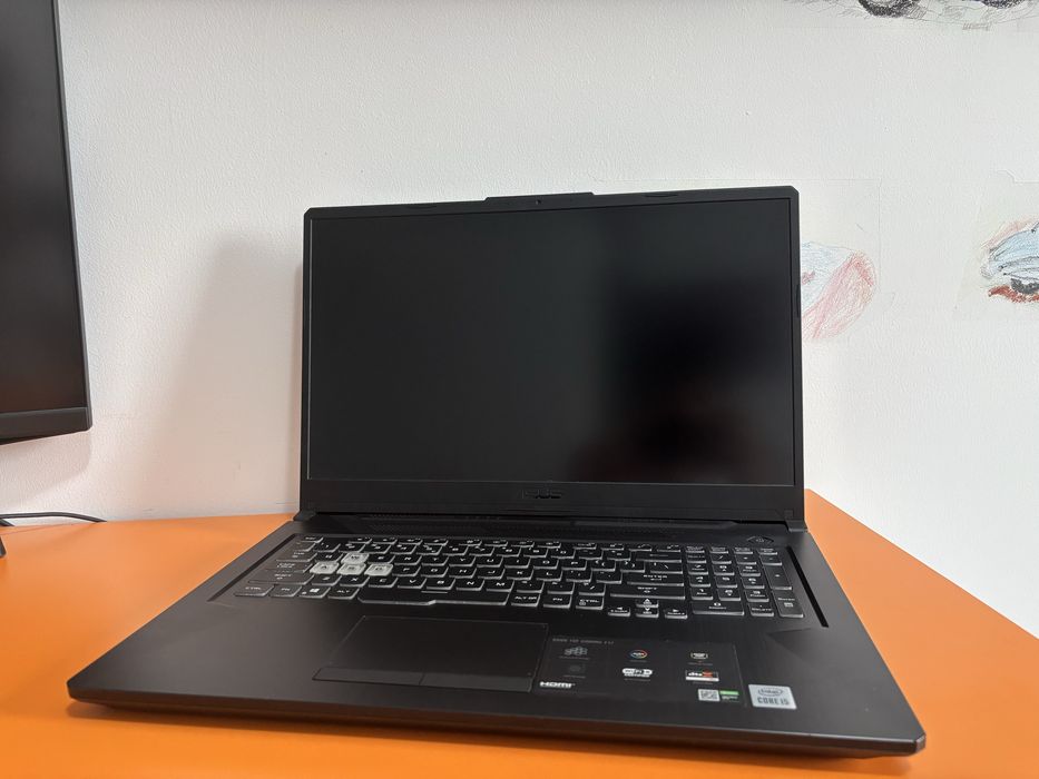 Laptop Gaming ASUS TUF F17 | i5-10300H | 16GB RAM | GTX 1650 Ti | Cutie + Accesorii
