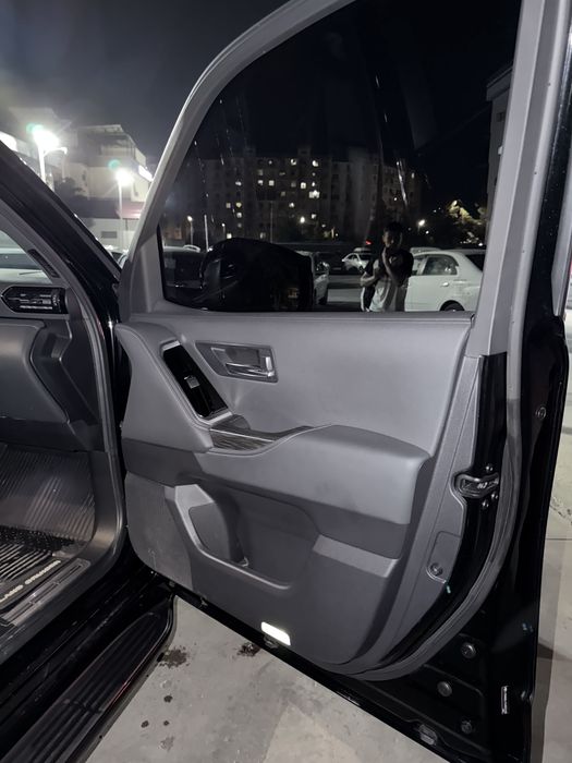 Toyota 300 Land Cruiser sotiladi Toyota LC300, 2023 full