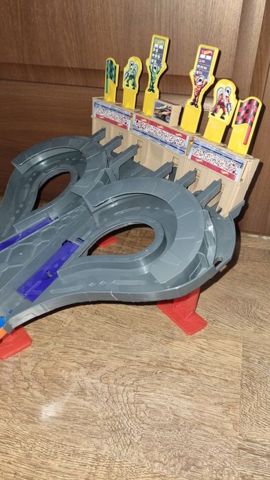 Hot wheels rampa concurs.
