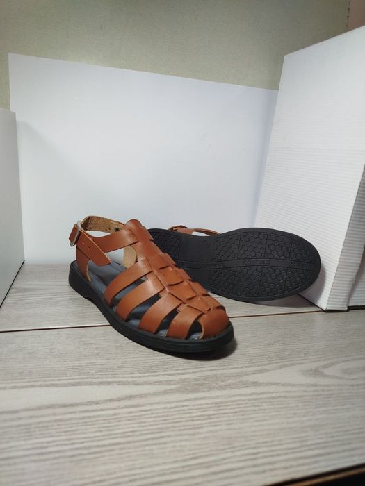 Женские кожаные сандалии