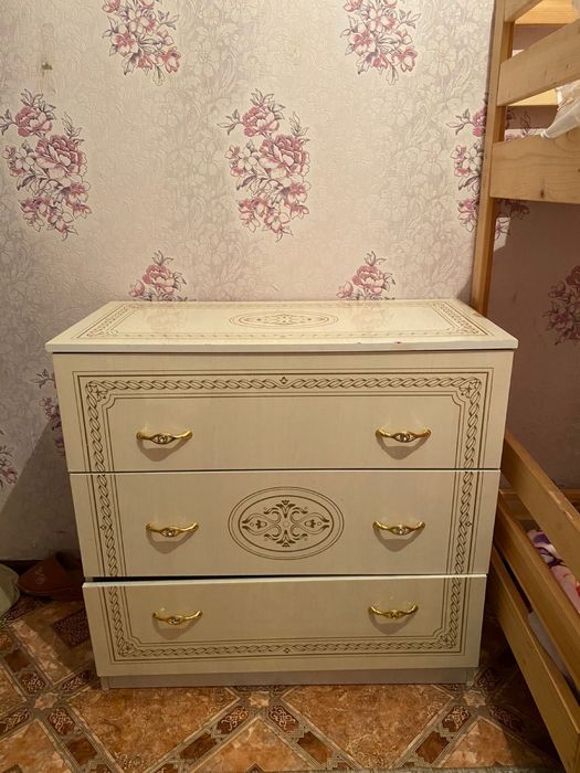 Шкаф с камотом и тумбой