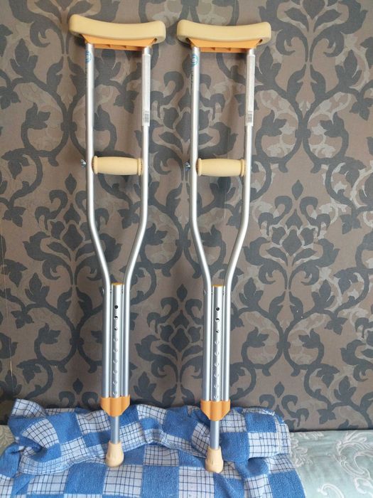 Костыль подмышечный регулируемый алюминиевый на рост 145-160см 2шт