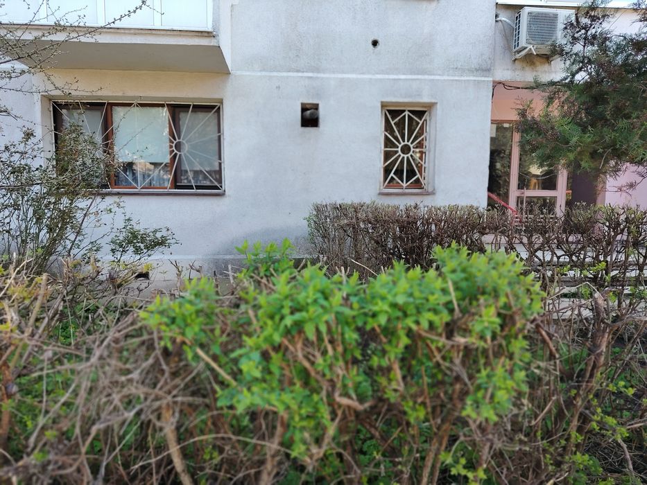 Apartament 2 camere semi decomandate zona Scoala 10 parter