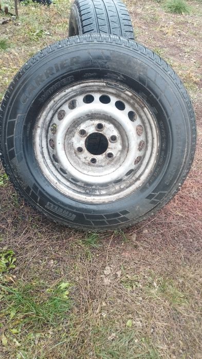 Pirelli Carrier 235/65/16 C