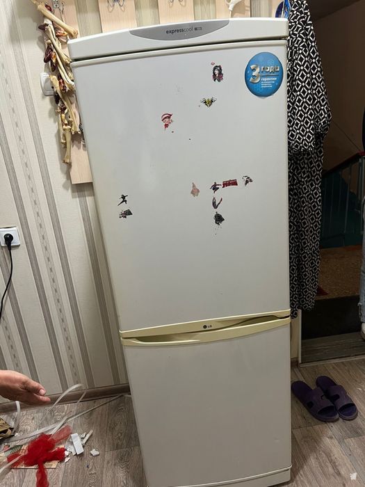Продам холодильник
