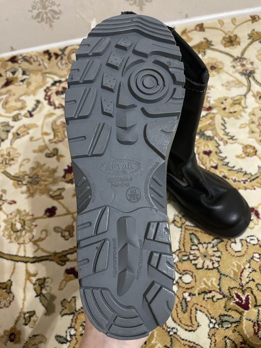 Спецобувь сатылады. Продается