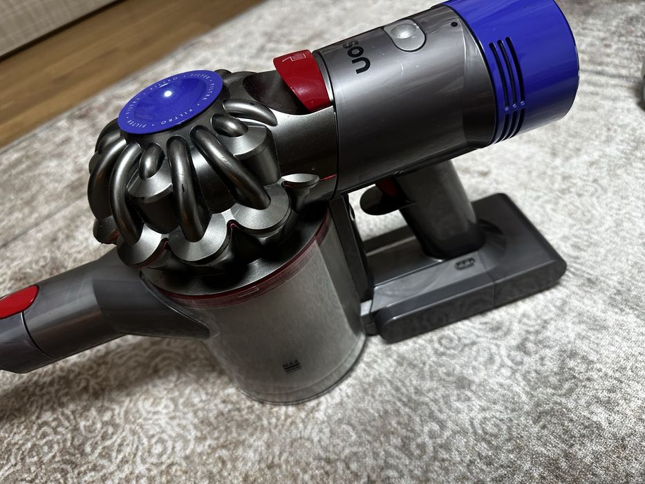 Dyson v8 беспроводной пылесос / Dyson v15S detect absolute