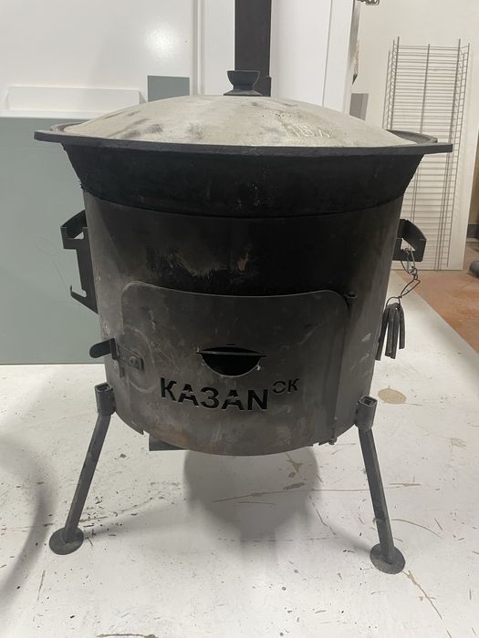 Казан чугунный с печкой