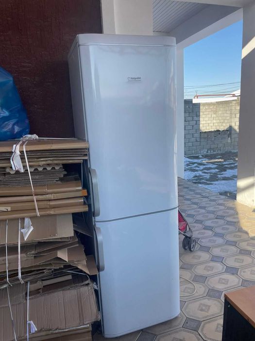 Холодильник Ariston Hotpoint