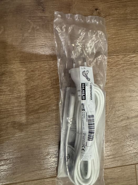 Продукти от Икеа - лампа, килим и др