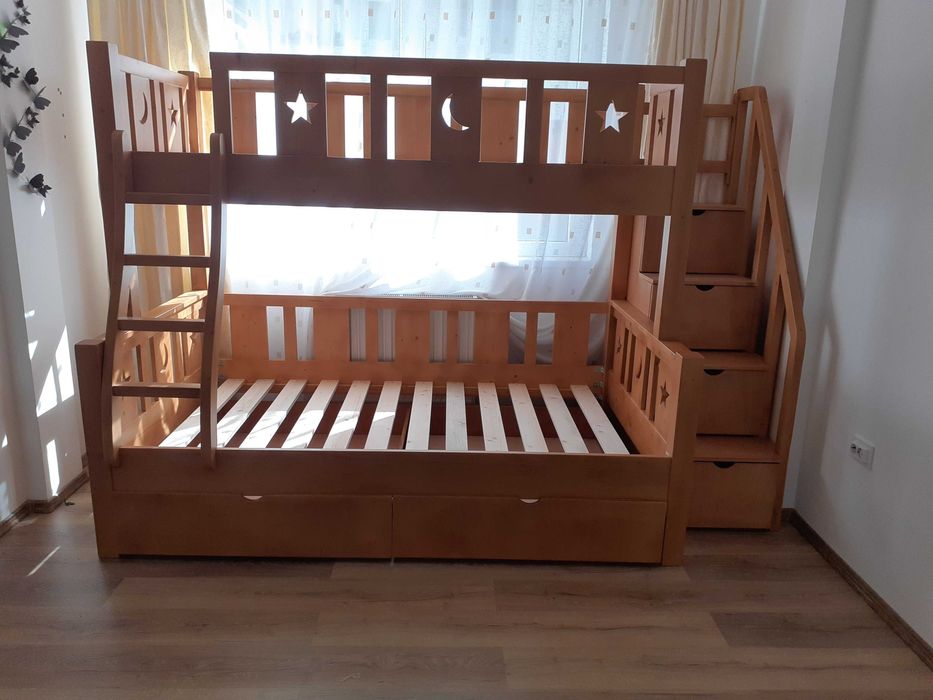 TRANSPORT GRATUIT.Pat etajat din lemn masiv.Cod 3503A