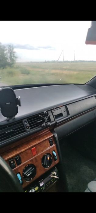 В продаже Mercedes 124