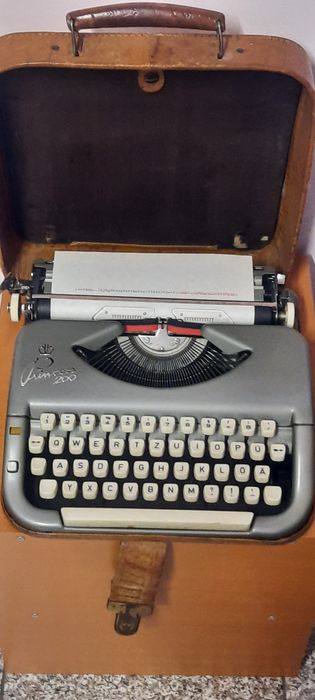 Mașină de scris Princess 200 impecabilă