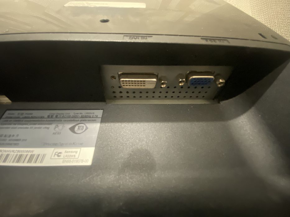 Монитор SAMSUNG в хорошем состоянии