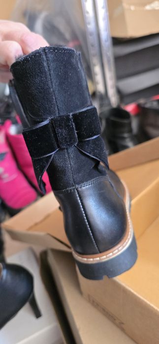 Продавам нови ботуши.