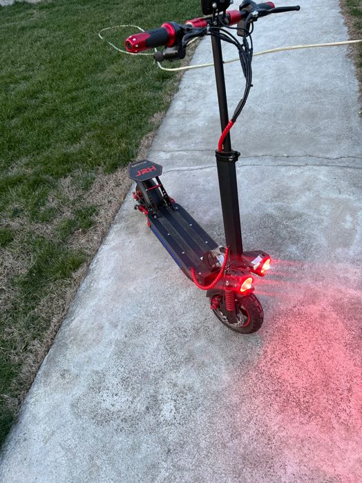 Trotinetă electrică JRH Viteza maxima 30-45km/h, Autonomie 50Km,