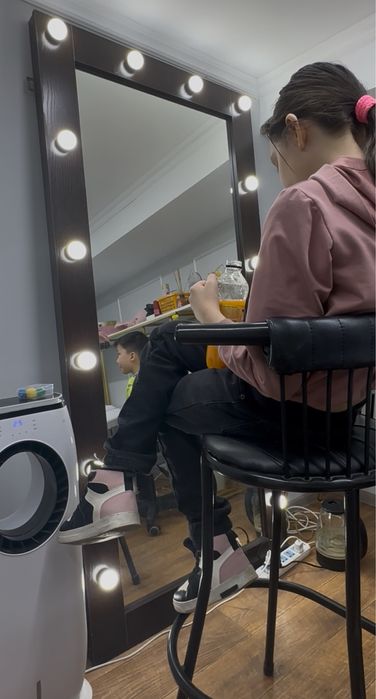 Зеркало для визажа (мэйкап)