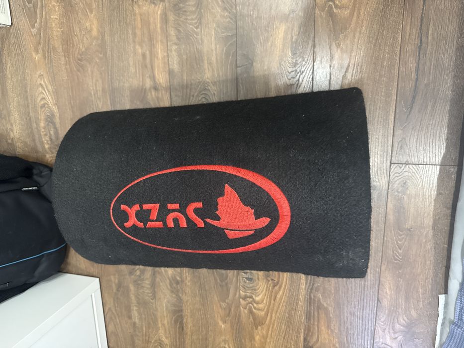 Продам сабвуфер. В отличном состоянии. Играет хорошо, громко)