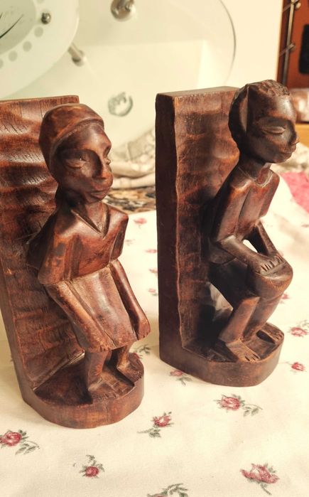 Statueta  lemn , deosebita