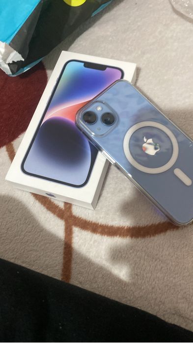 Iphone 14 albastru