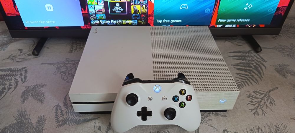 Se vinde Xbox one S