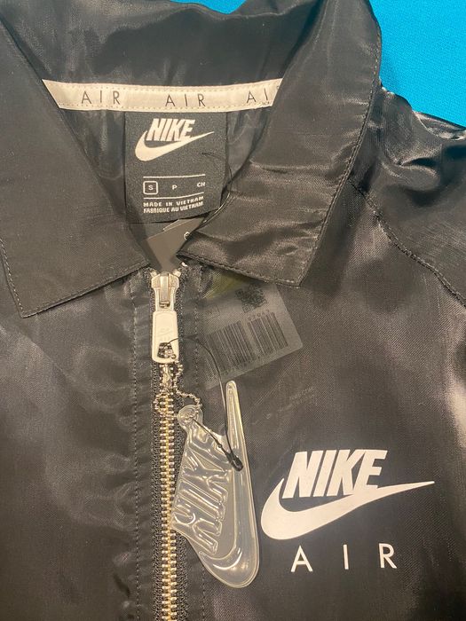 Яке ново NIKE  размер S размер