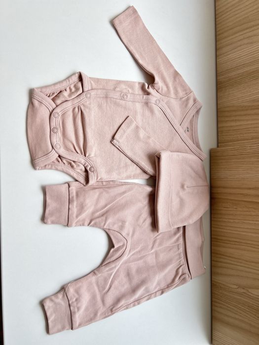 Два комплекта за бебе H&M