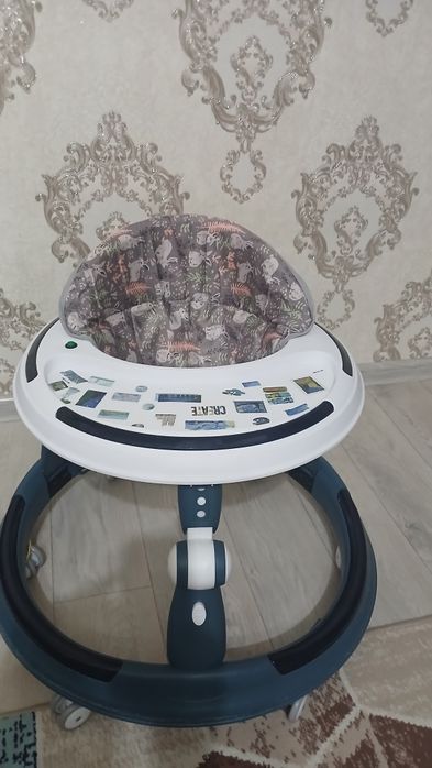 Продам детские ходунки почти новые