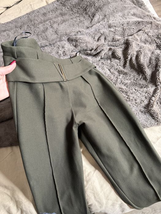 Панталон зелен от Avin