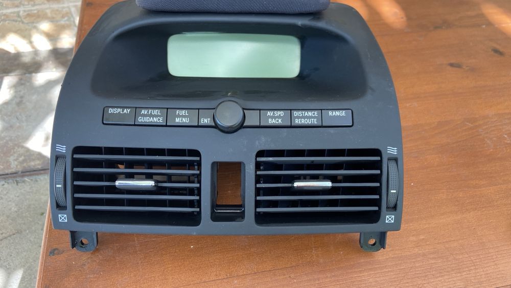 Конзола  за Toyota Avensis T25