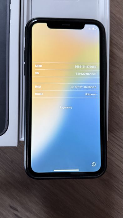 Iphone 11. - 64GB черен