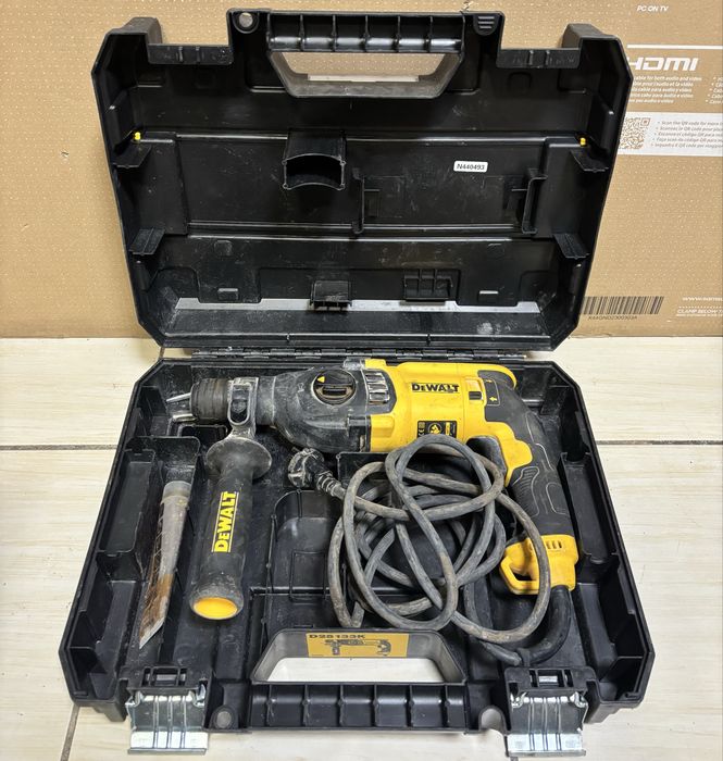 MDM vinde: Ciocan rotopercutor Dewalt D25133K.