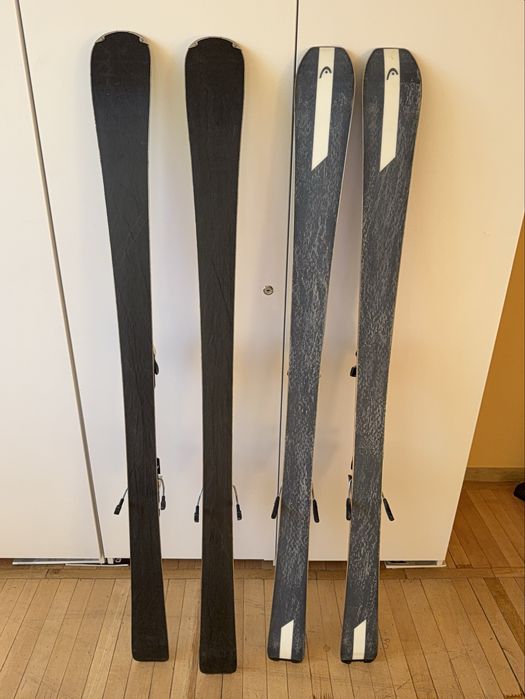 700 lei ambele Schiuri-uri de vanzare