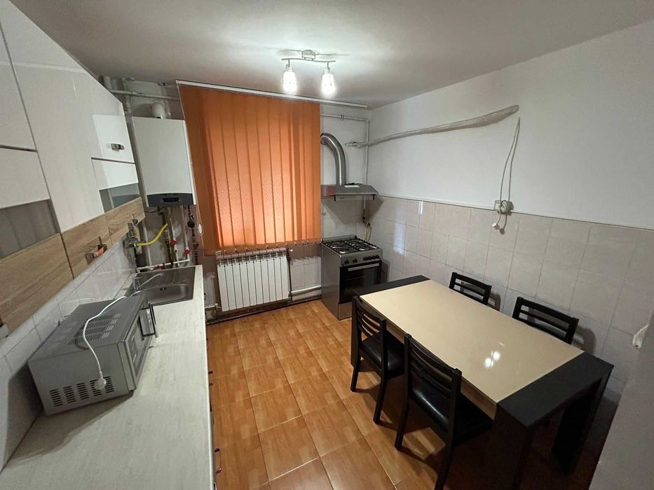 Inchiriez apartament 3 camere