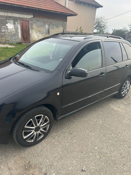 Vând Skoda Fabia