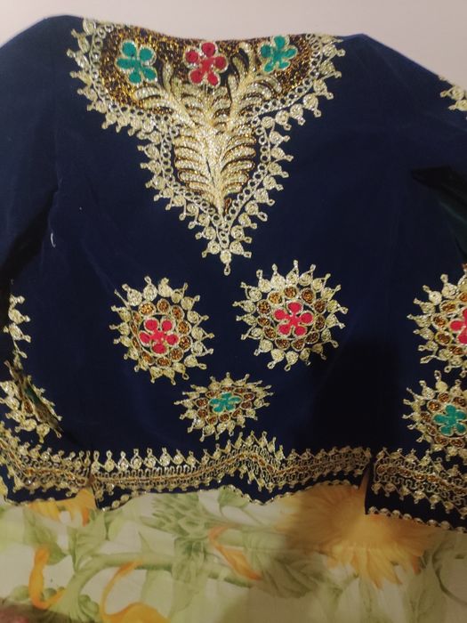 Детские чапаны, золотошвейные ( Бухара), новые.