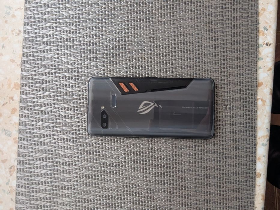 Telefon Gaming ASUS ROG Phone 1 (Z01QD / ZS600KL) - 8GB RAM, Ecran 90Hz, Liber de rețea