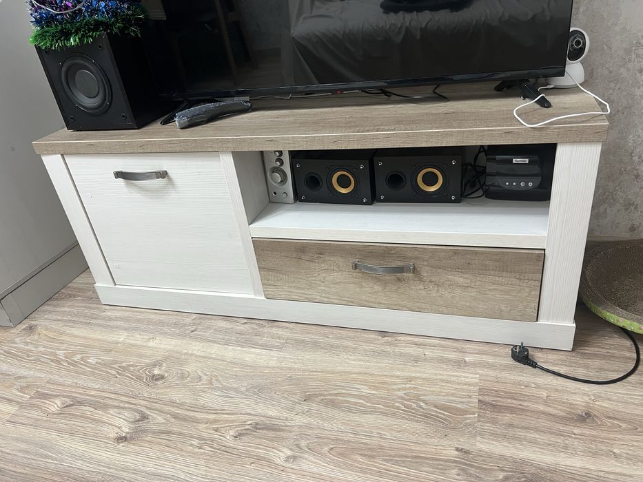 ТВ Тумба напольная