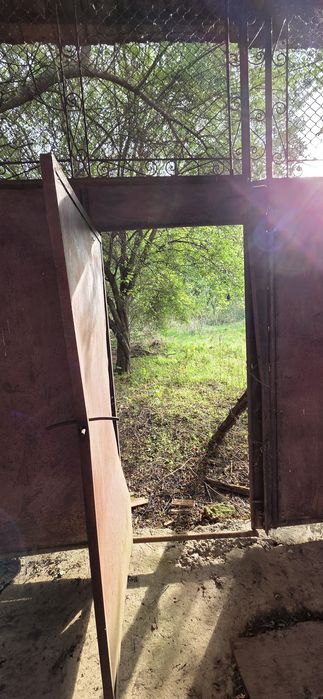 Casa si teren de vanzare