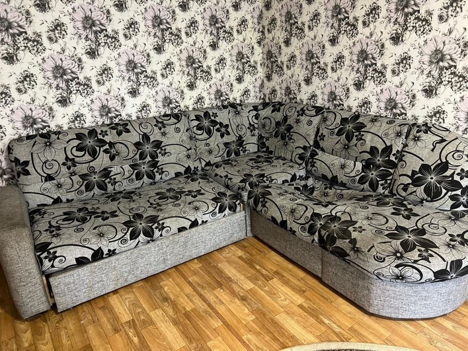 2 дивана и тумба для телевизора