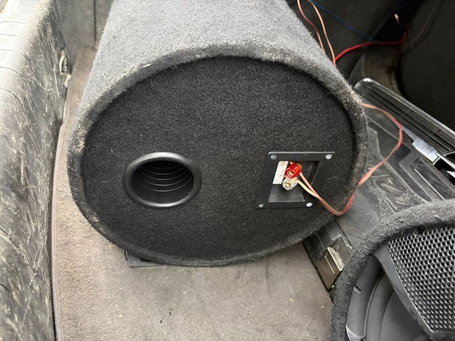 Vând subwoofer auto