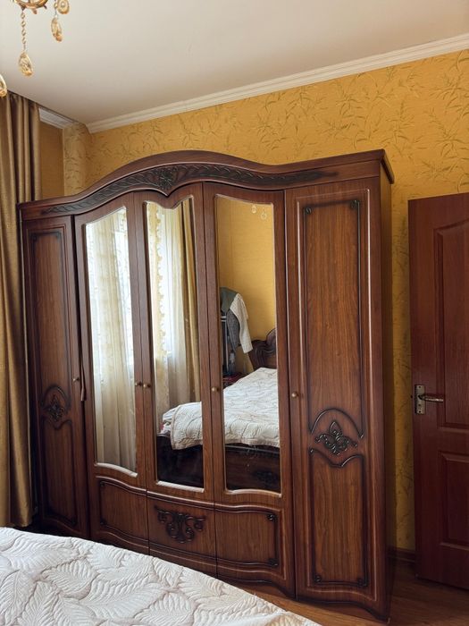 Продам спальный гарнитур Срочно