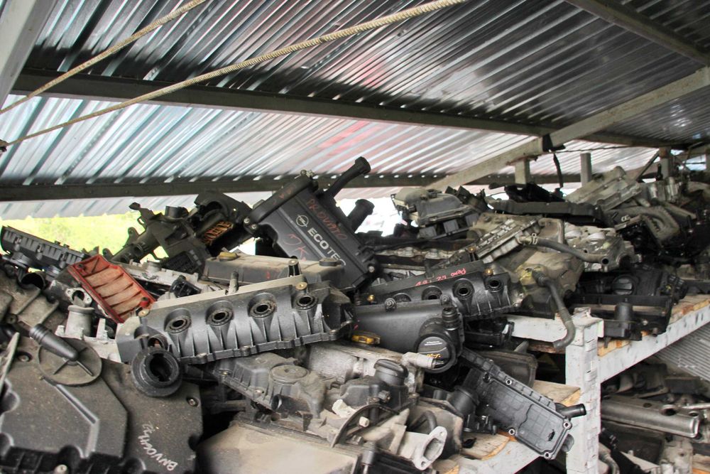 капак за клапани за автомобили и джипове