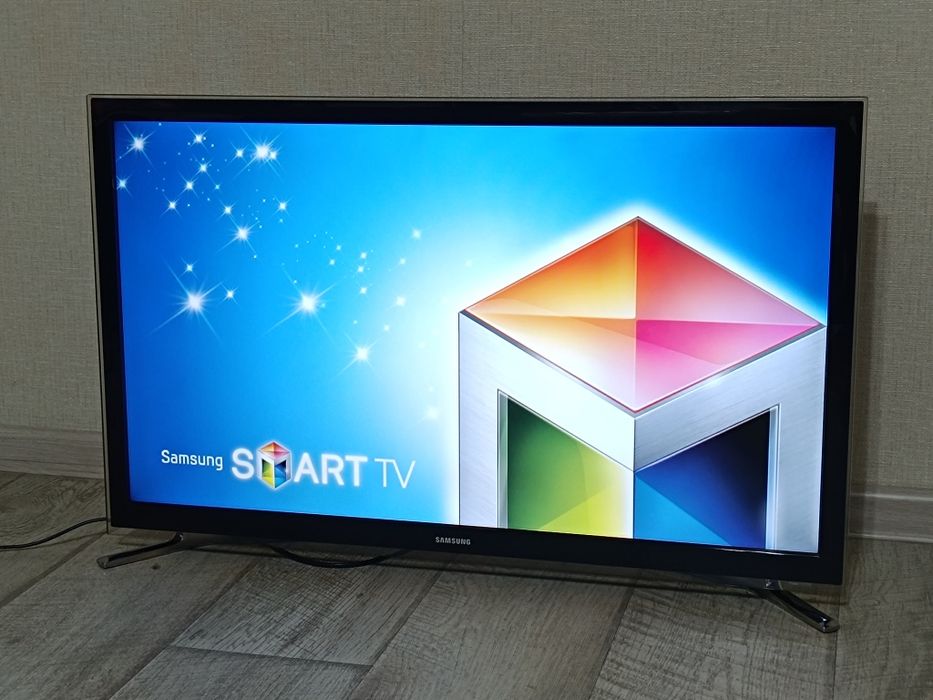 Телевизор смарт, 82см.