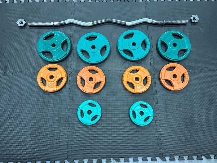 Set bara z si discuri din fier cauciucat cu prindere 41 kg