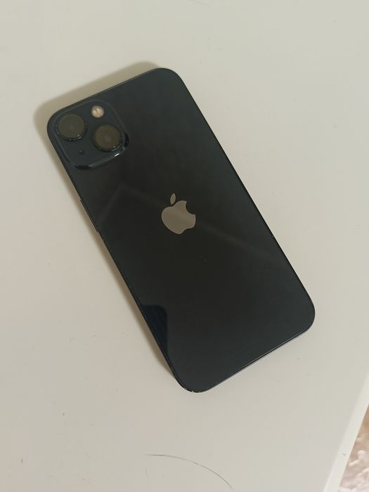IPhone 13  128 Гб памяти