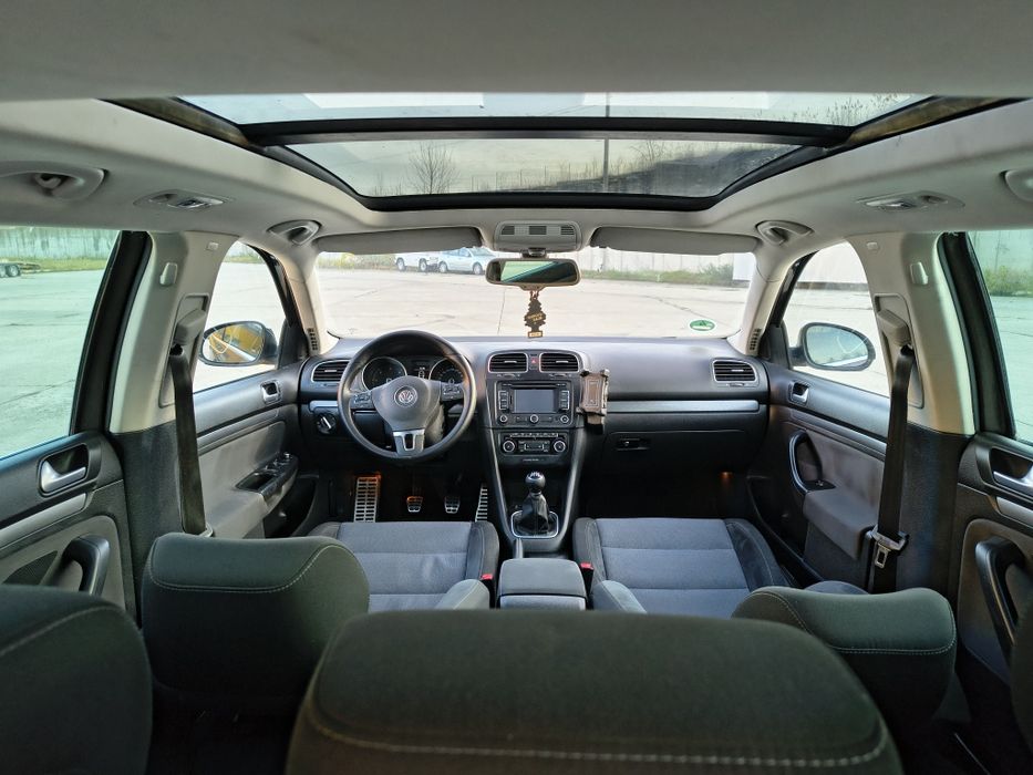 Volkswagen Golf VI Style 2,0 diesel 140 CP 2012 Trapa Navi Xenon